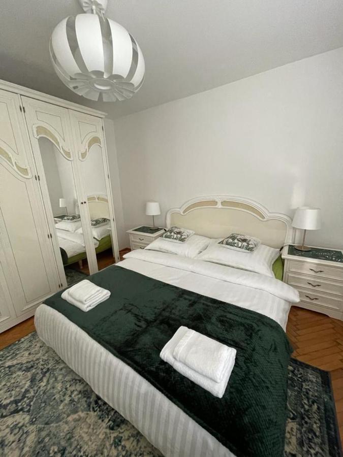 Green Apartment Kolo  ภายนอก รูปภาพ
