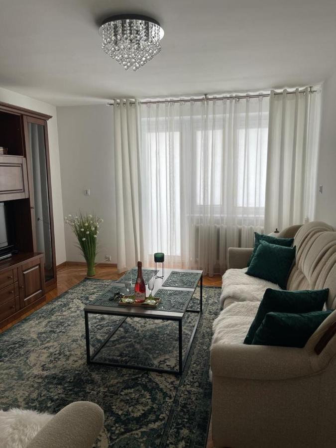 Green Apartment Kolo  ภายนอก รูปภาพ